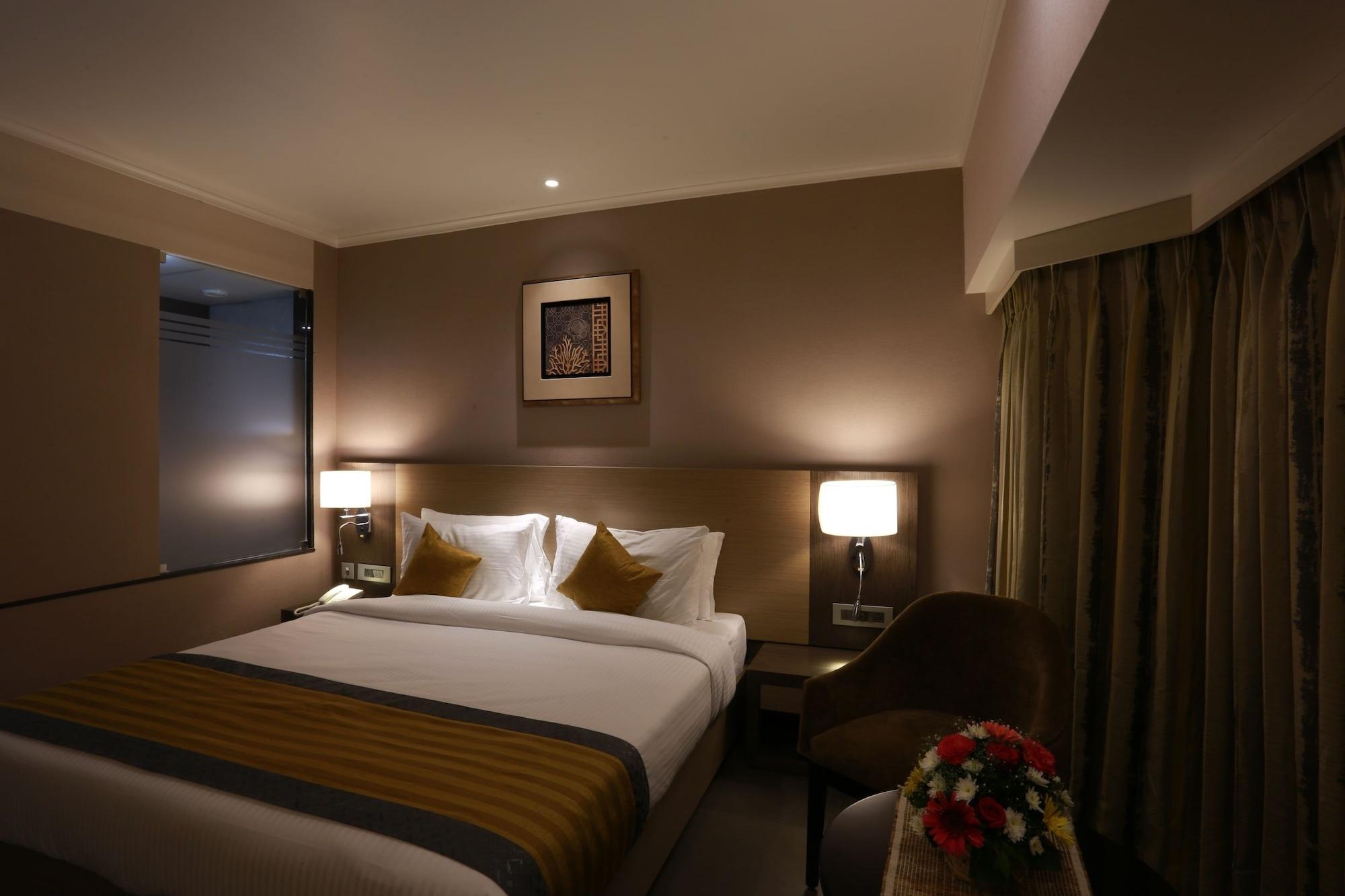 กรันเด เดลมอน Hotel ปณชี ภายนอก รูปภาพ