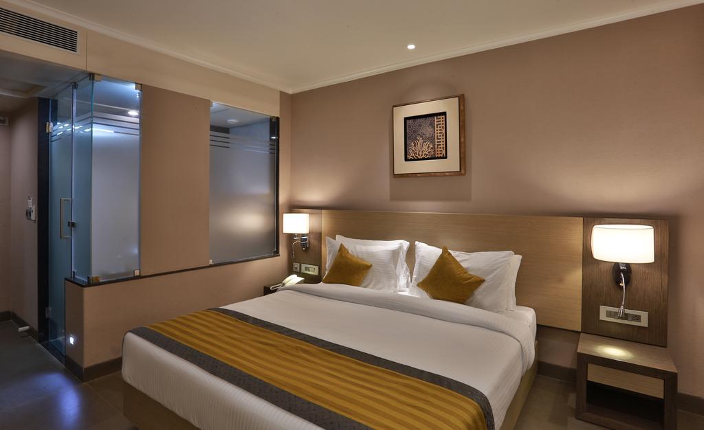 กรันเด เดลมอน Hotel ปณชี ภายนอก รูปภาพ