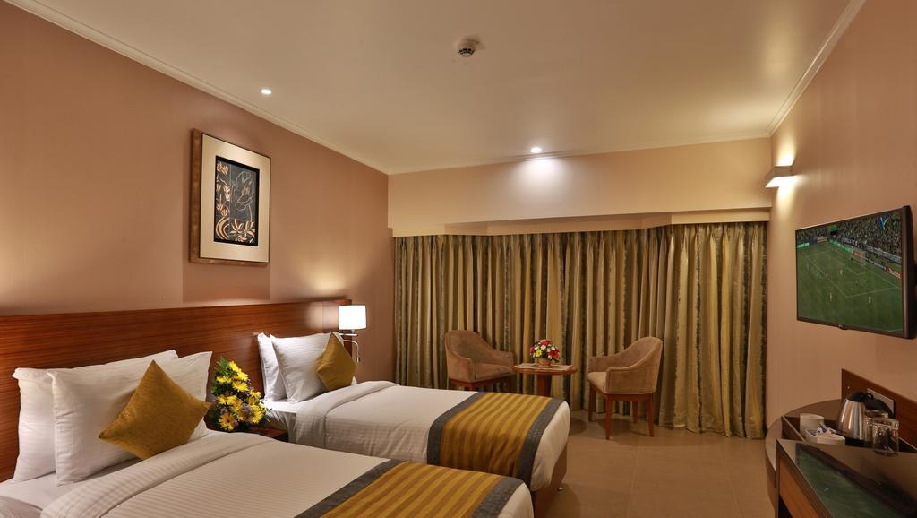 กรันเด เดลมอน Hotel ปณชี ภายนอก รูปภาพ